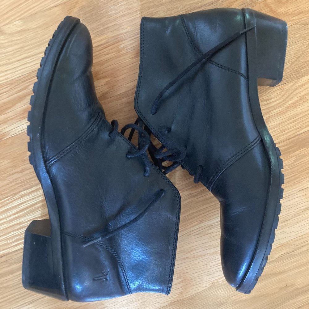 Frye Ruby Chukka Boots Black 8